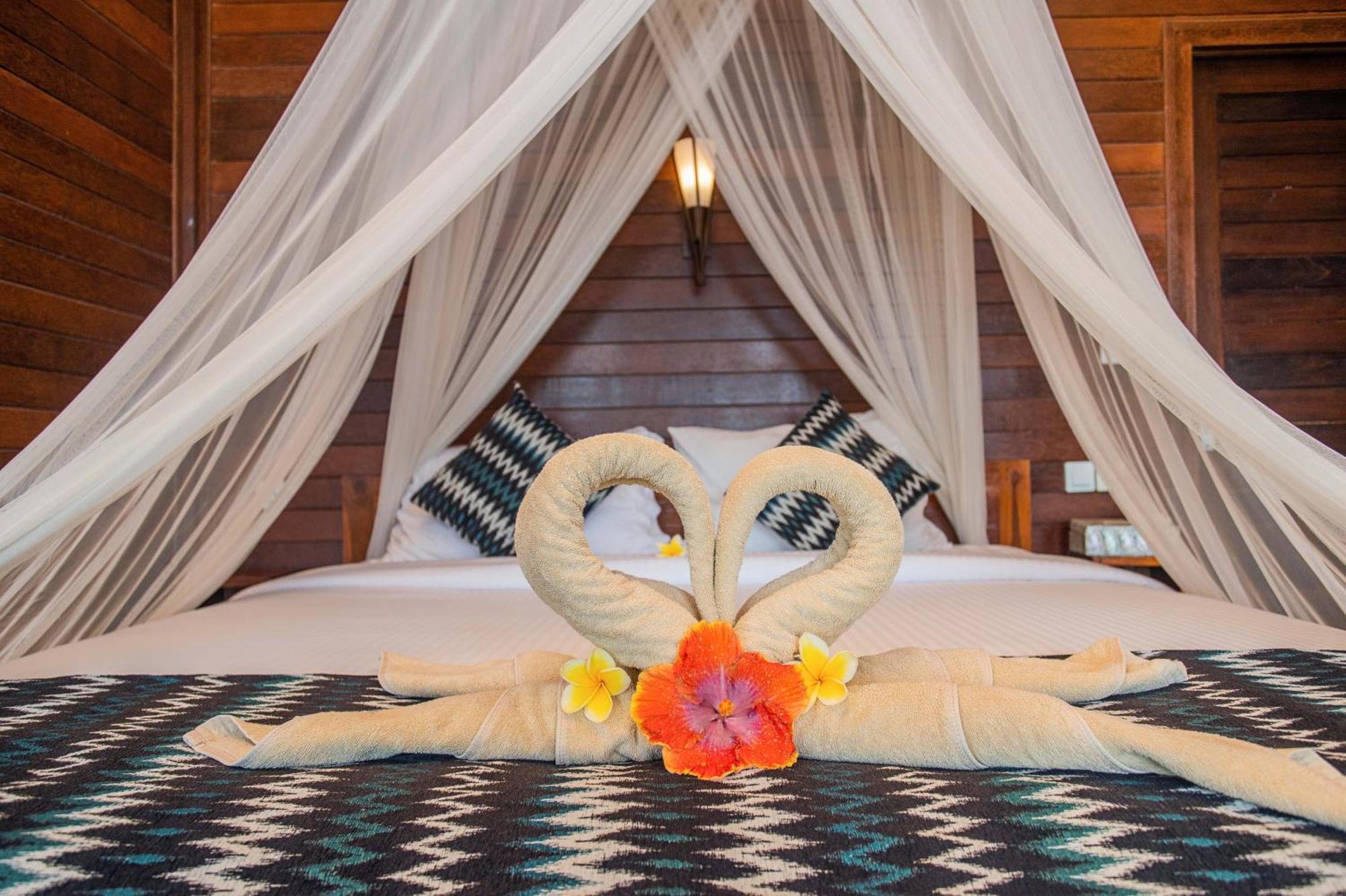 Tawe Ocean Blue Villa Lembongan Esterno foto
